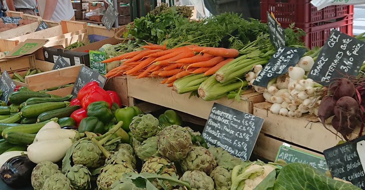 マルシェで販売されているBioの野菜