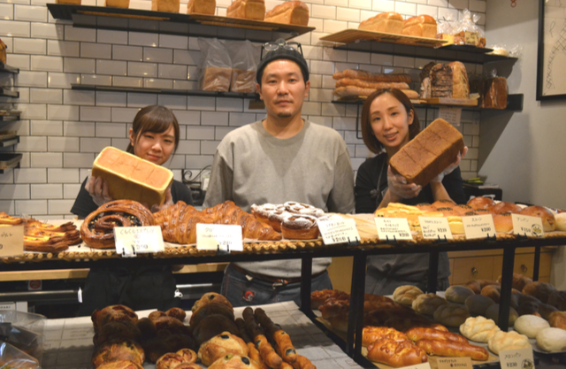&TAKANO PAIN 高野 隆一氏とスタッフ