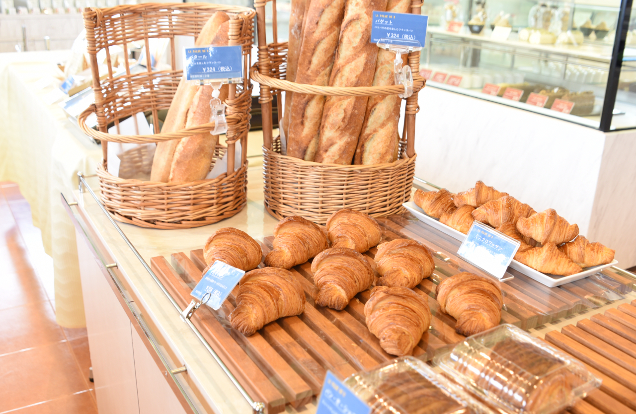 ハード系から総菜パンなどパンの種類も豊富