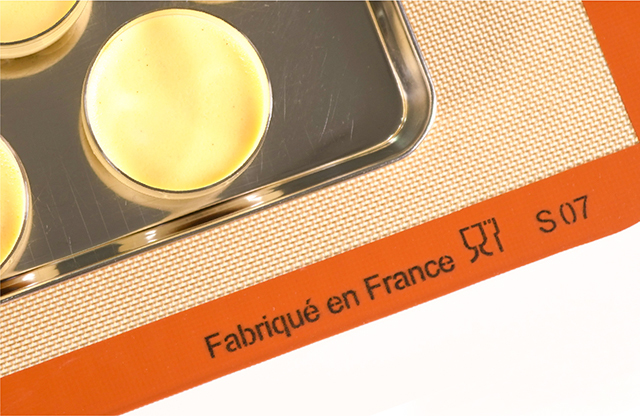 シートの枠に印字された「Fabriqué en France （Made in France）」の写真